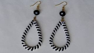 Como hacer aretes con mostacilla blanco y negra DIY Tutorial beaded earrings [upl. by Anny]