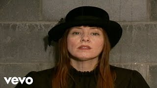 Suzanne Vega  Last Years Troubles [upl. by Niessuh]