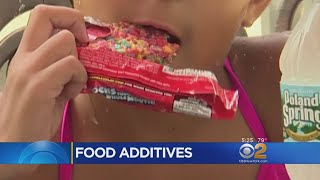 Common Food Additives May Be Dangerous To Kids Report Says [upl. by Blandina897]