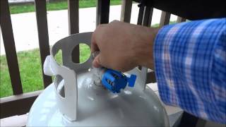 How To SAFELY Change The Propane Tank On A Barbecue [upl. by Mendie]