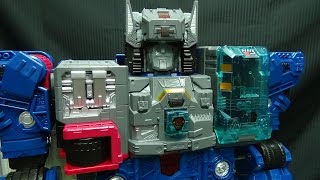 Titans Return Titan FORTRESS MAXIMUS EmGos Transformers Reviews N Stuff [upl. by Jakoba848]